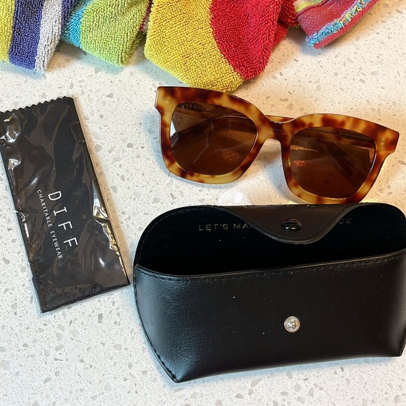 Diff eyewear sunglasses style Carson - Picture 1 of 8